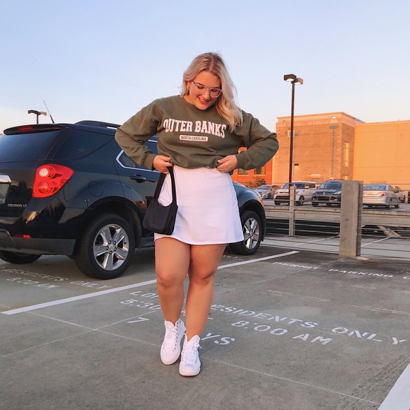 Meet your Posher, Karie Grace - Picture 3 of 6